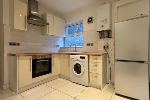 3 bedroom flat to rent, Herbert Road, Woolwich, SE18