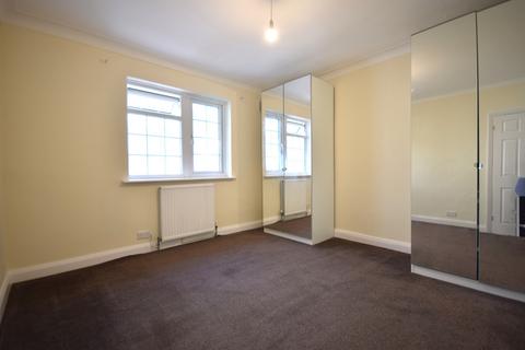 2 bedroom maisonette to rent, Ethelbert Close, Bromley, BR1