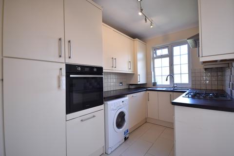 2 bedroom maisonette to rent, Ethelbert Close, Bromley, BR1