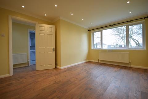 2 bedroom maisonette to rent, Baring Close, Grove Park, SE12