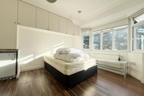 undefined, Riefield Road, Eltham, SE9