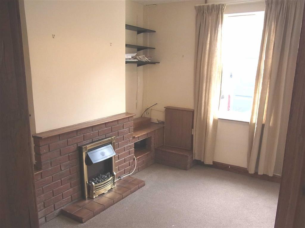 32, Ash Road, Oswestry, Shropshire, SY11 2 bed terraced house £420