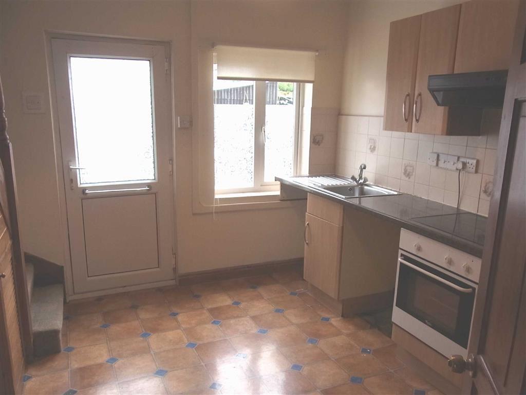 32, Ash Road, Oswestry, Shropshire, SY11 2 bed terraced house £420