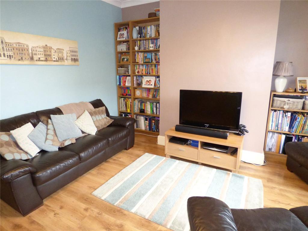 Woolley Bridge Road, Hadfield, Glossop, SK13 2 bed terraced house £