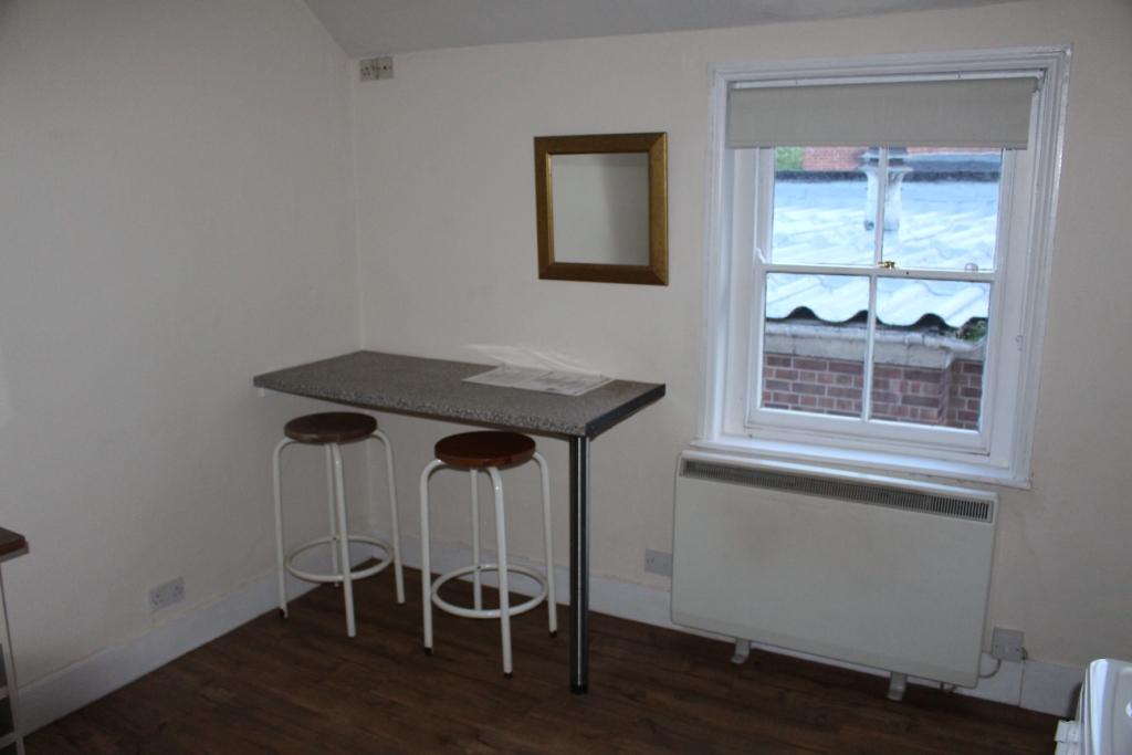 Kitchen side 2