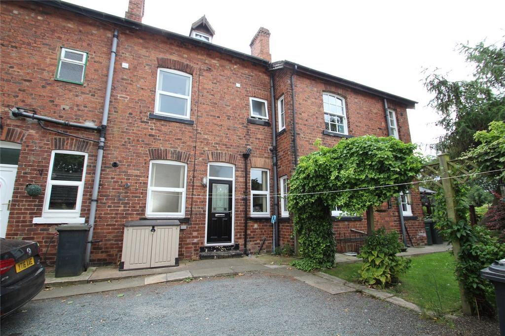 Weeland Road, Hensall, Goole, North Yorkshire, DN14 3 bed townhouse to