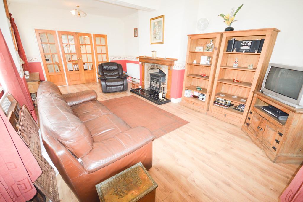 Dronfield Road, Sheffield, Eckington, S21 3 bed detached house £135,000
