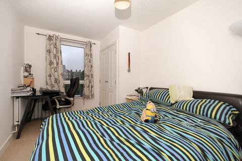 2 bedroom flat to rent, Tarves Way, Greenwich SE10