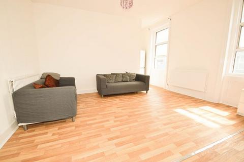 2 bedroom apartment to rent, High Street, London SW19