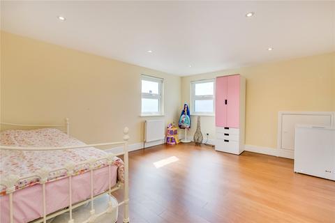 undefined, Upper Richmond Road West, East Sheen, London
