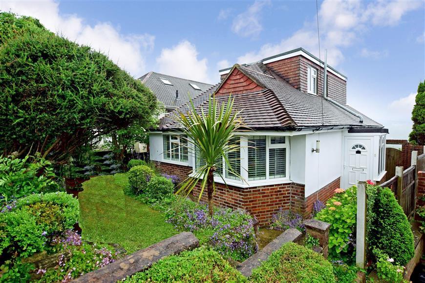 Fernwood Rise, Westdene, Brighton, East Sussex 4 bed detached bungalow