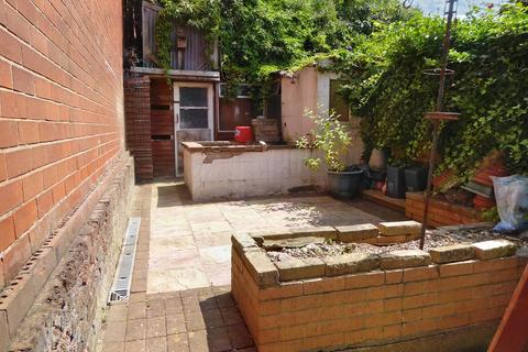 3 bedroom terraced house to rent, Hanover Street, Newcastle Undr Lyme ST5