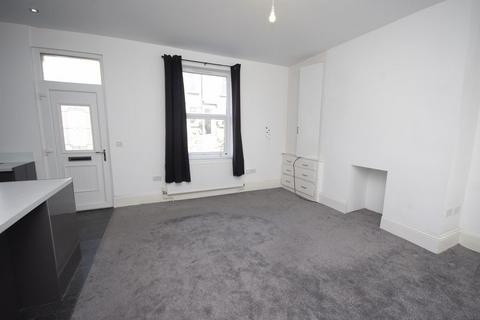 2 bedroom terraced house to rent, 27 Moorlands Place, Savile Park, HX1 2XG