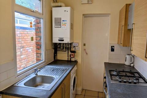 3 bedroom terraced house to rent, Tiverton Road, Selly Oak, Birmingham, B29 6DB