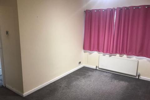 3 bedroom terraced house to rent, Tamar Way, Slough, SL3