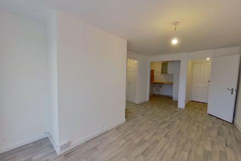 1 bedroom flat to rent, Cavendish House, Eastgate Gardens, Guildford, GU14AY