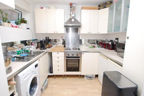 1 bedroom flat to rent, YORK COURT