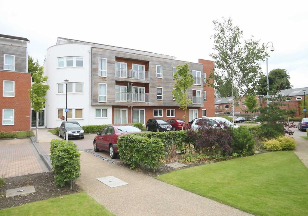Park Road, Timperley 2 bed apartment £850 pcm (£196 pw)