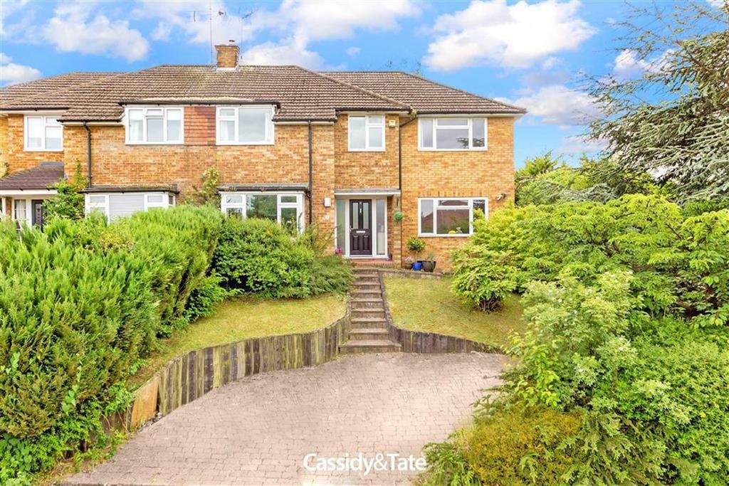Wick Avenue, Wheathampstead, Hertfordshire 4 bed semidetached house