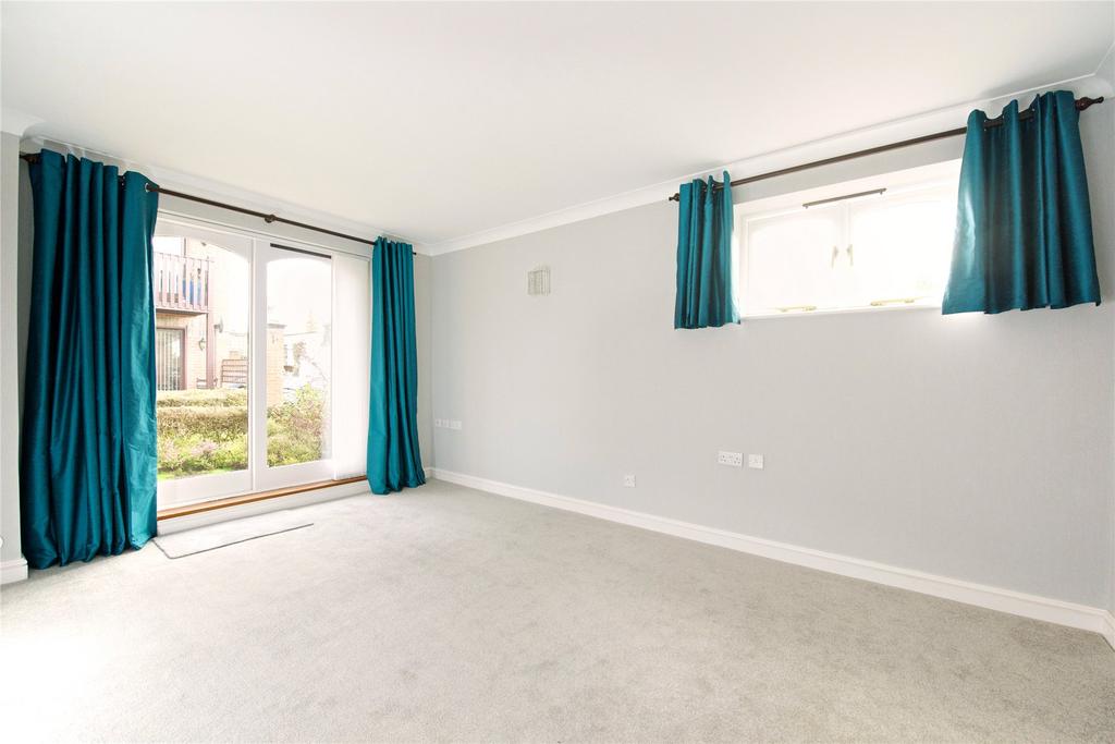 Sitting/Dining Room