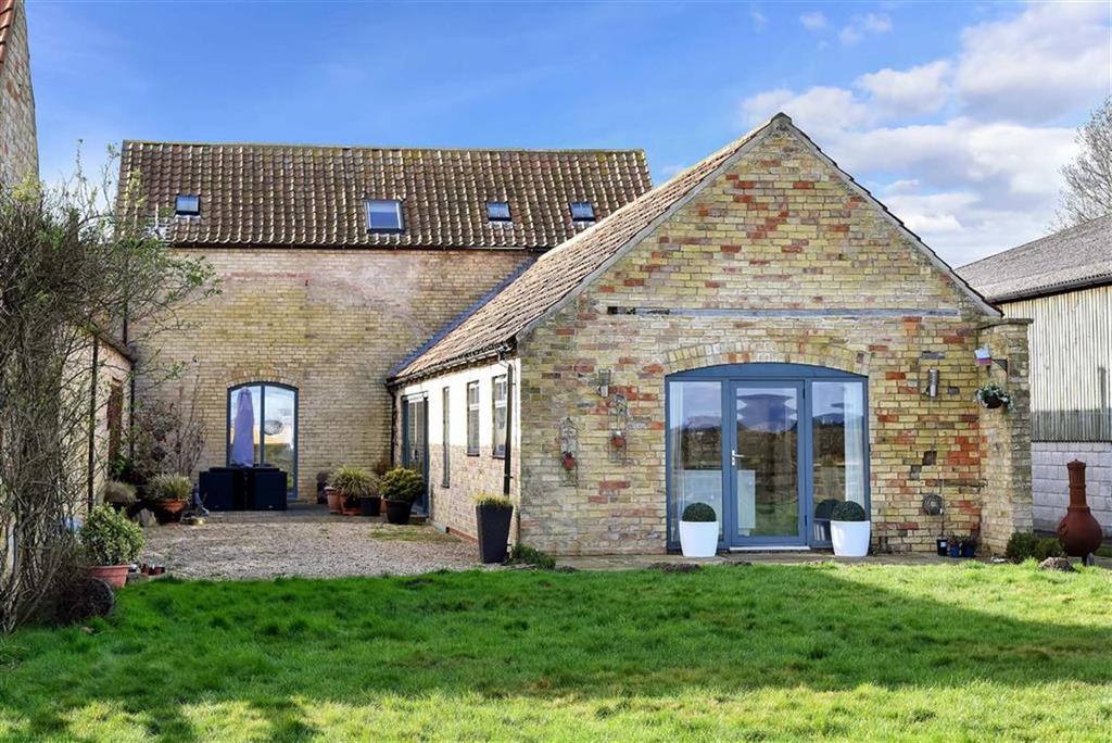 Market Rasen Road, Welton Hill, Lincoln, Lincolnshire 3 bed semi
