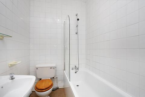 2 bedroom apartment to rent, Whitehall Park, Archway N19