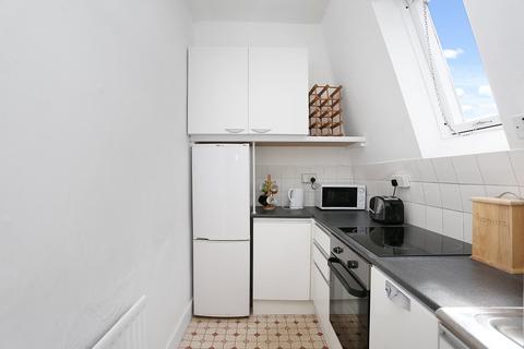 2 bedroom apartment to rent, Whitehall Park, Archway N19