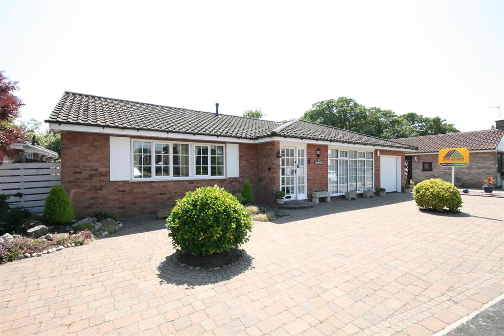 Greenwich Drive, West Park, Lytham 3 bed detached bungalow £350,000