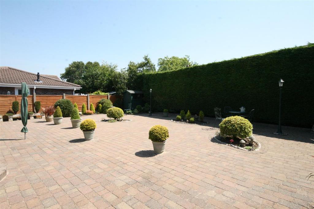 Greenwich Drive, West Park, Lytham 3 bed detached bungalow £350,000