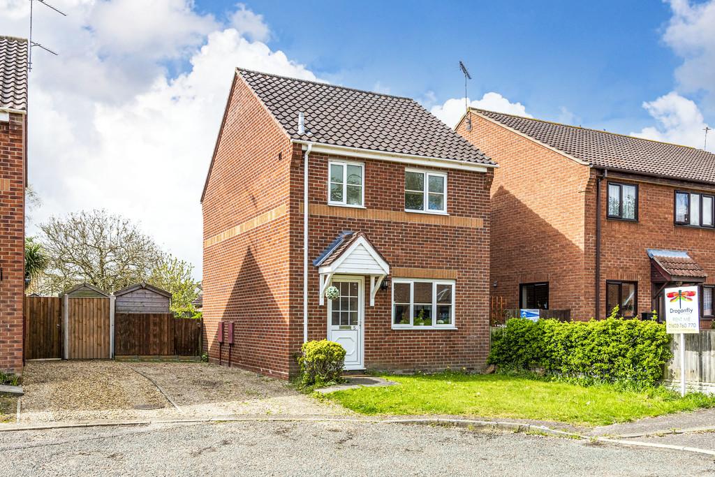 High Way, Lingwood 2 bed detached house £795 pcm (£183 pw)