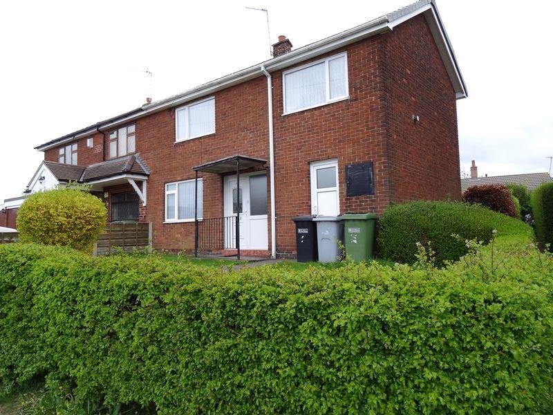Somerton Road, Macclesfield 3 bed semidetached house £130,000