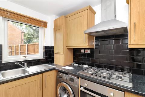 2 bedroom terraced house to rent, Station Road, Kings Langley, Hertfordshire, WD4