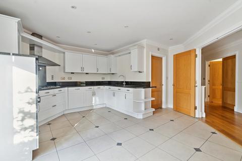 2 bedroom flat to rent, Heritage Gate, 36 North Park, Gerrards Cross, Buckinghamshire