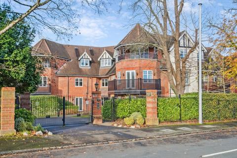 2 bedroom flat to rent, Heritage Gate, 36 North Park, Gerrards Cross, Buckinghamshire