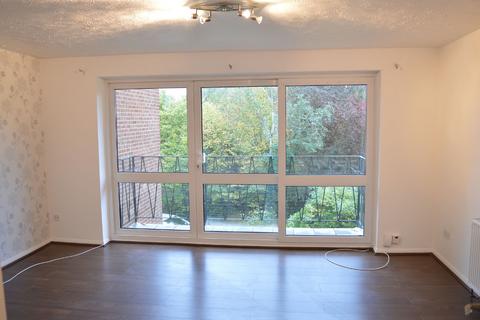 2 bedroom flat to rent, Green Lane, Chessington, Surrey, KT9