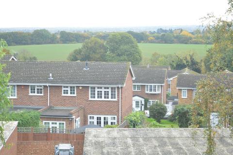 2 bedroom flat to rent, Green Lane, Chessington, Surrey, KT9