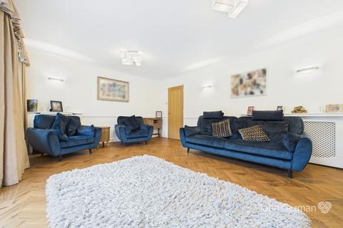 34 Ashdale Close, Stapenhill, Burton-on-trent, DE15 9HN