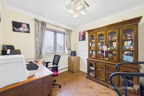 34 Ashdale Close, Stapenhill, Burton-on-trent, DE15 9HN