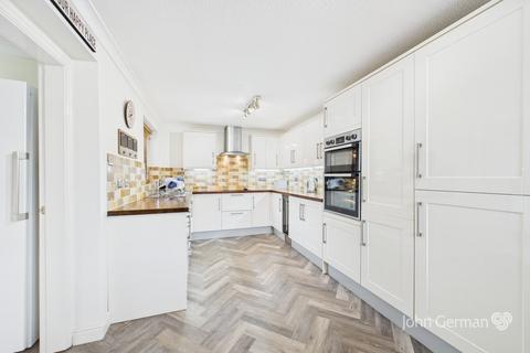 34 Ashdale Close, Stapenhill, Burton-on-trent, DE15 9HN
