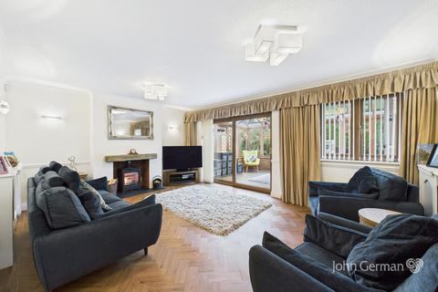 34 Ashdale Close, Stapenhill, Burton-on-trent, DE15 9HN