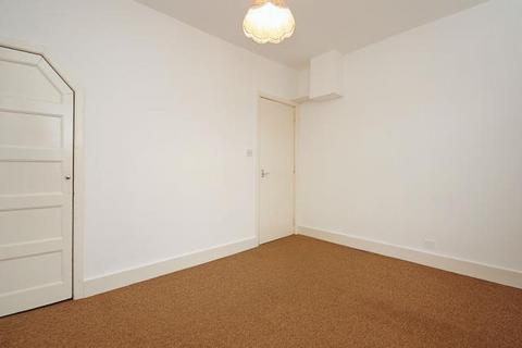 2 bedroom maisonette to rent, Roberts Road,  High Wycombe,  HP13