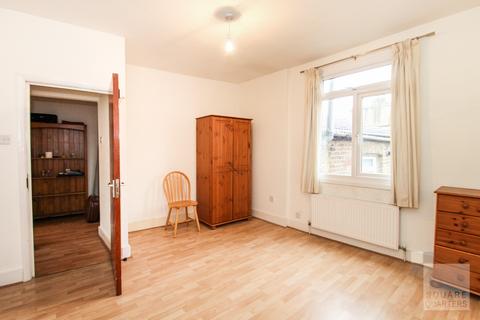 2 bedroom flat to rent, Evershot road,  Finsbury Park, N4