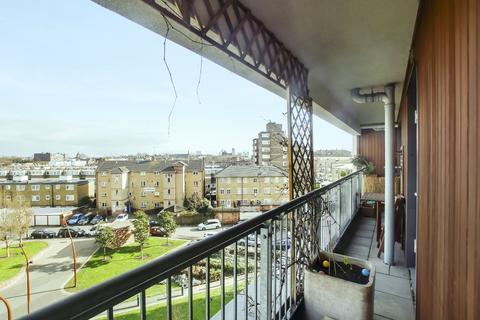 2 bedroom flat to rent, Cottage Road, Islington, N7
