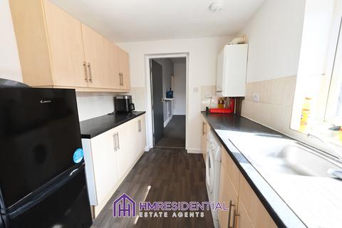 3 bedroom flat to rent, Dilston Road, Arthurs Hill NE4