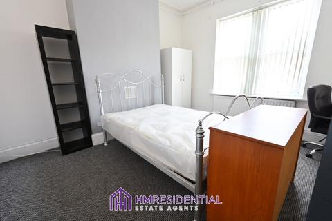 3 bedroom flat to rent, Dilston Road, Arthurs Hill NE4