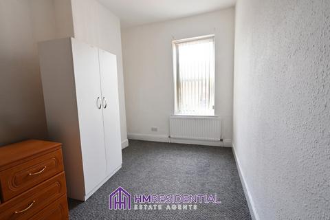 3 bedroom flat to rent, Dilston Road, Arthurs Hill NE4