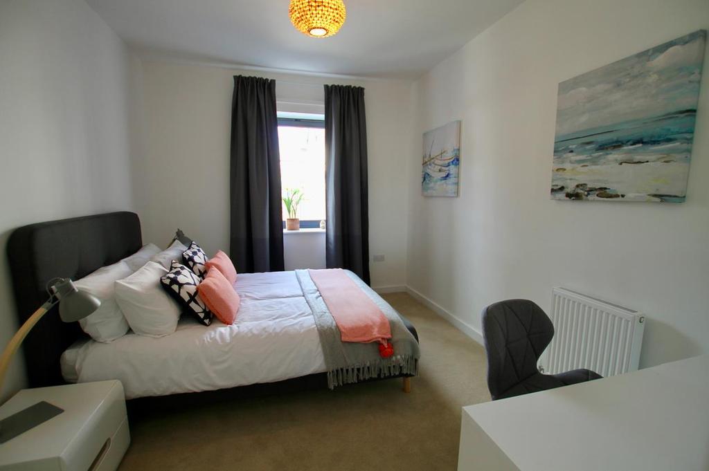 Tolhurst House, Carnarvon Road, SouthendOnSea 2 bed flat £93,000