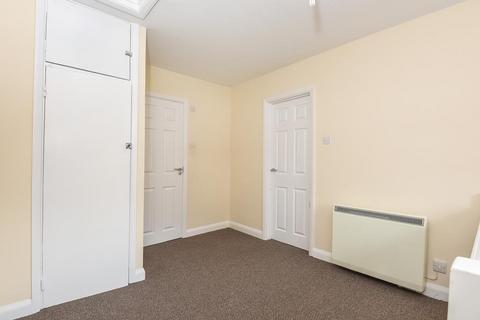 2 bedroom apartment to rent, Green Street,  Sunbury,  TW16