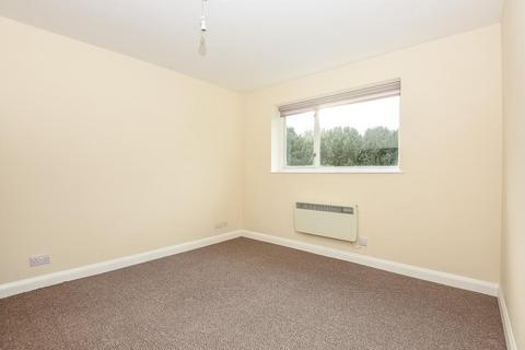 2 bedroom apartment to rent, Green Street,  Sunbury,  TW16