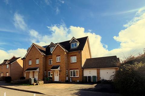 4 bedroom terraced house to rent, Furfield Chase, Maidstone